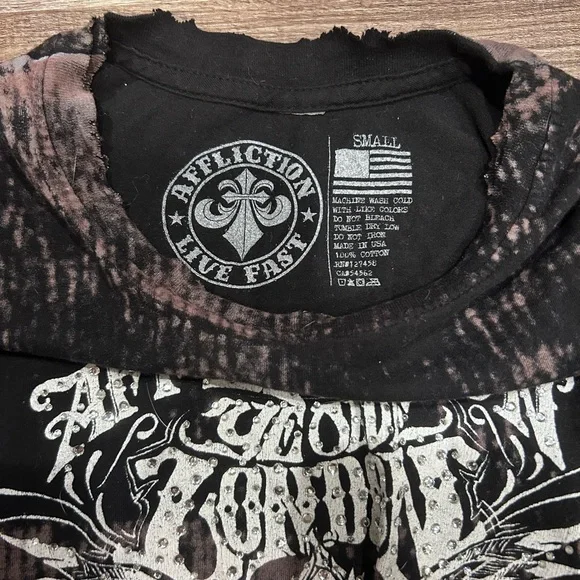 Affliction Women’s Black and White flaming Winged Heart Tee - Picture 3 of 4